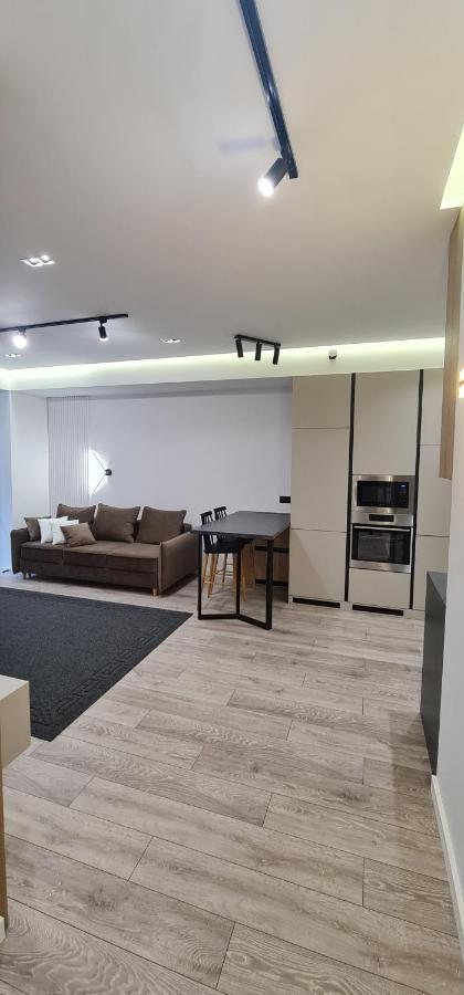 Oasis-Rent Leilighet Chisinau Eksteriør bilde